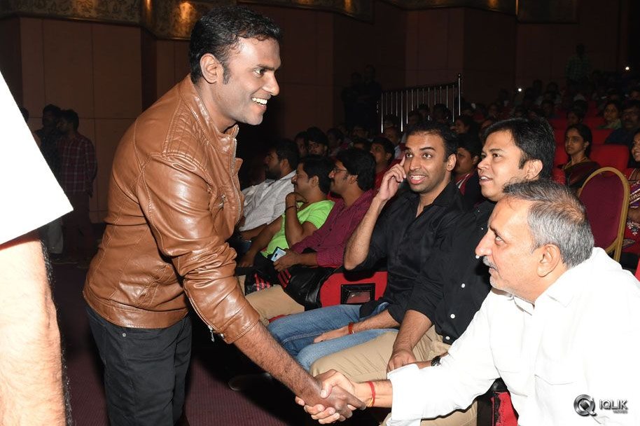 Aatadukundam-Raa-Movie-Audio-Function